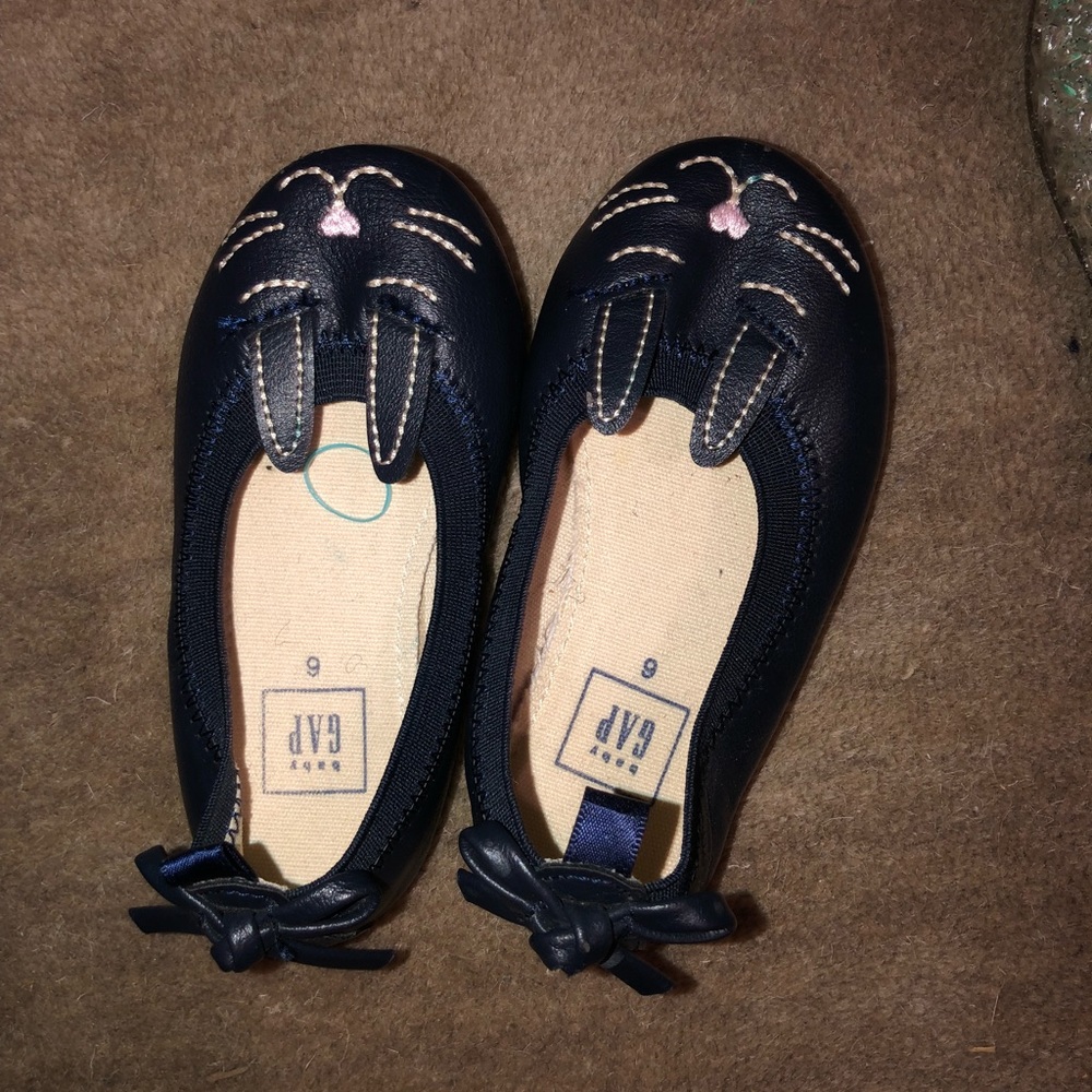 Girls shoes